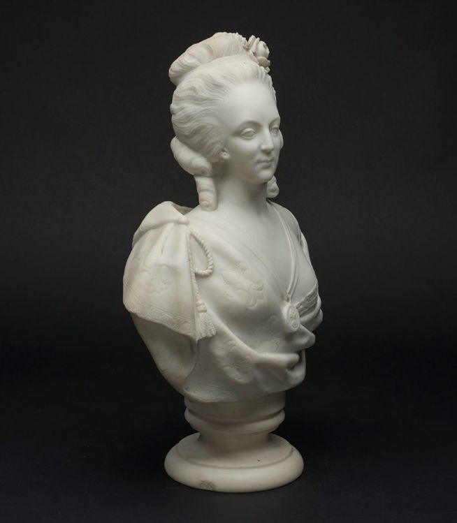 Picture of Bisque Bust of Elegant Woman