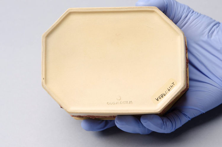 Picture of Octagonal Box Caneware