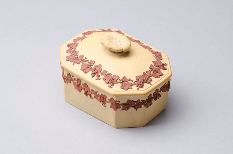 Picture of Octagonal Box Caneware