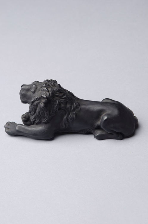 Picture of Lion in Black Basalt