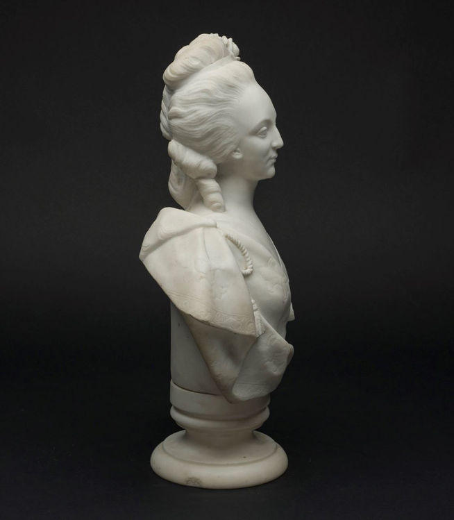 Picture of Bisque Bust of Elegant Woman