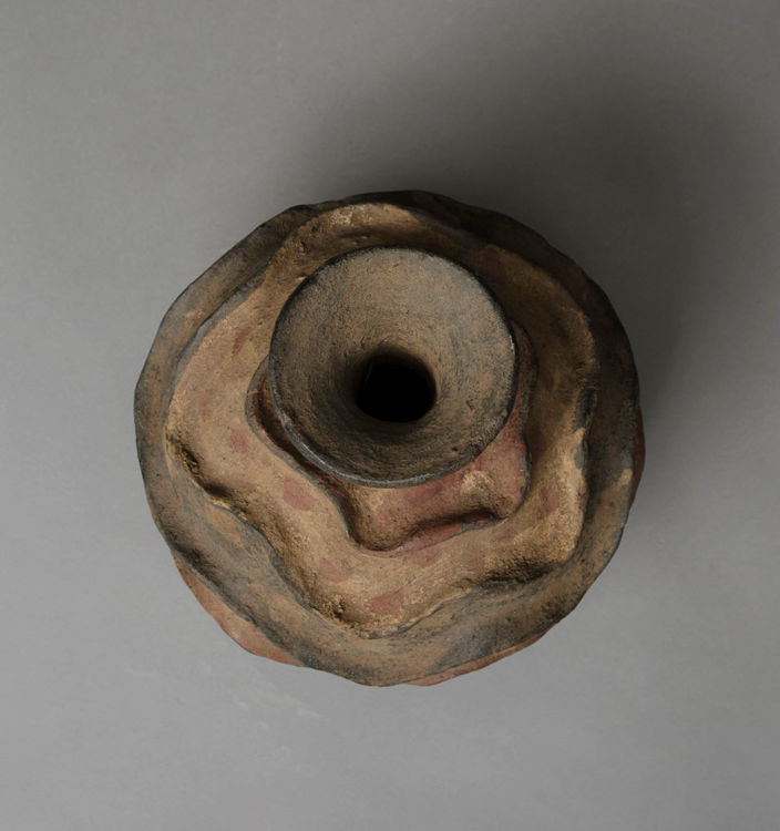 Picture of Vessel with raised linear waves