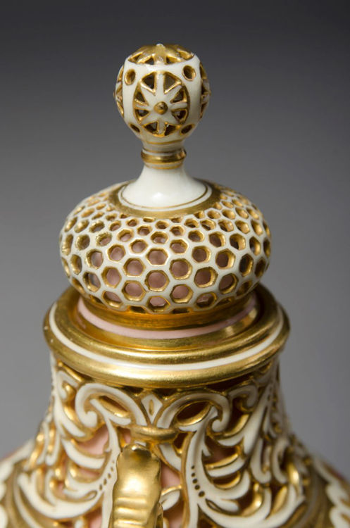 Picture of Jeweled Vase and Cover