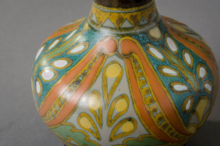 Picture of Bottle Shaped Vase