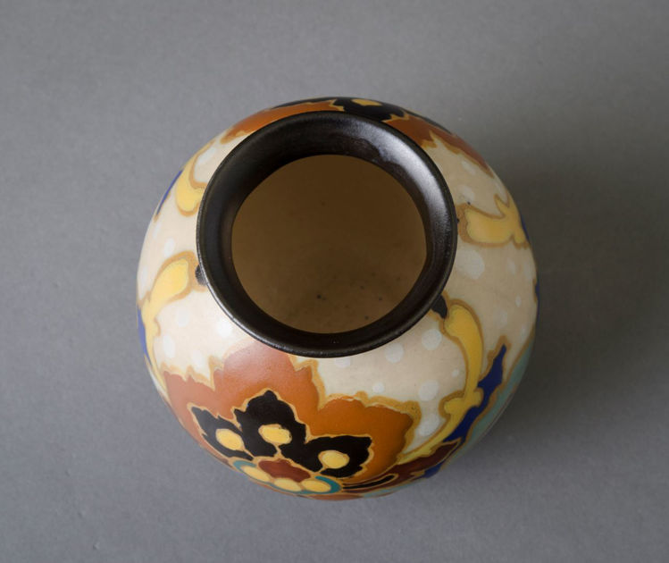 Picture of Small Regina Vase