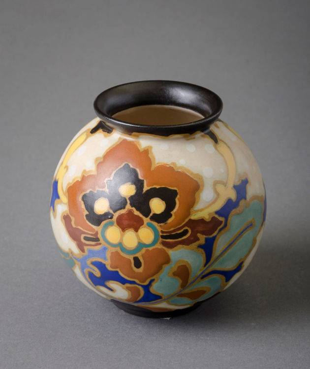 Picture of Small Regina Vase