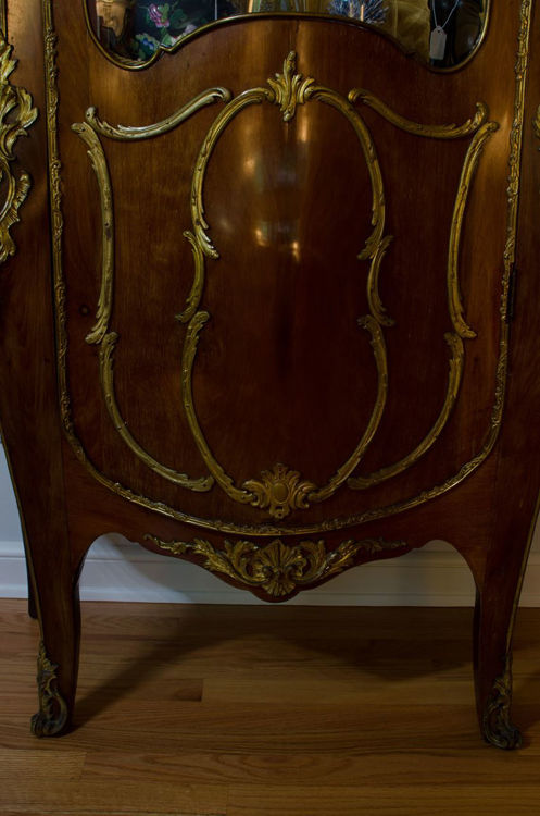 Picture of Vitrine in Louis XV-Style Bombe