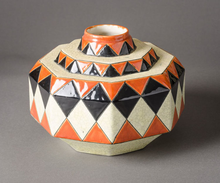 Picture of Octagonal Vessel