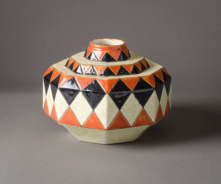 Picture of Octagonal Vessel