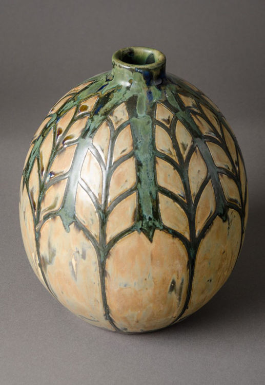 Picture of Foliage Patterned Vase