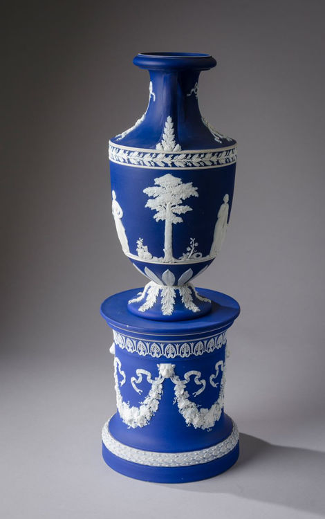 Picture of Dark Blue and White Dip Vase and Drum Base