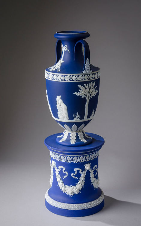 Picture of Dark Blue and White Dip Vase and Drum Base