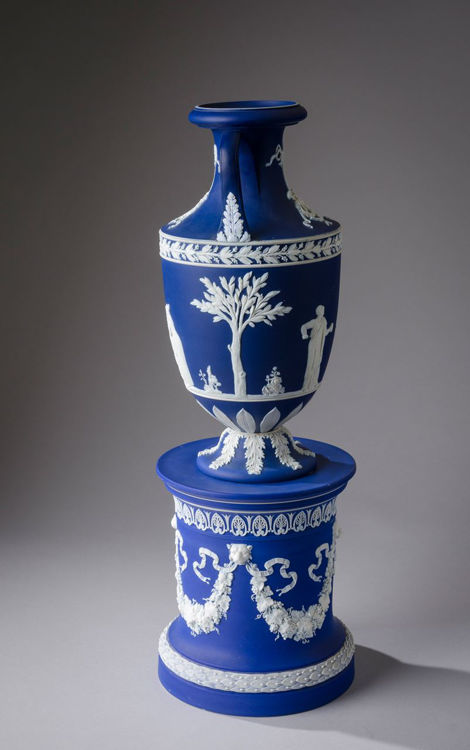 Picture of Dark Blue and White Dip Vase and Drum Base