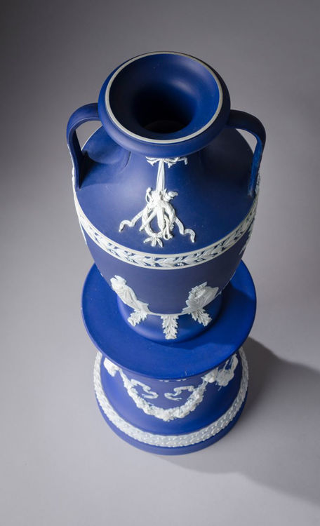 Picture of Dark Blue and White Dip Vase and Drum Base